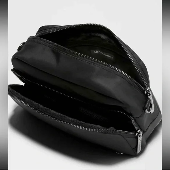 Lululemon Athletica Black Everywhere Crossbody Durable Modern bag purse gym 2L - Picture 3 of 3